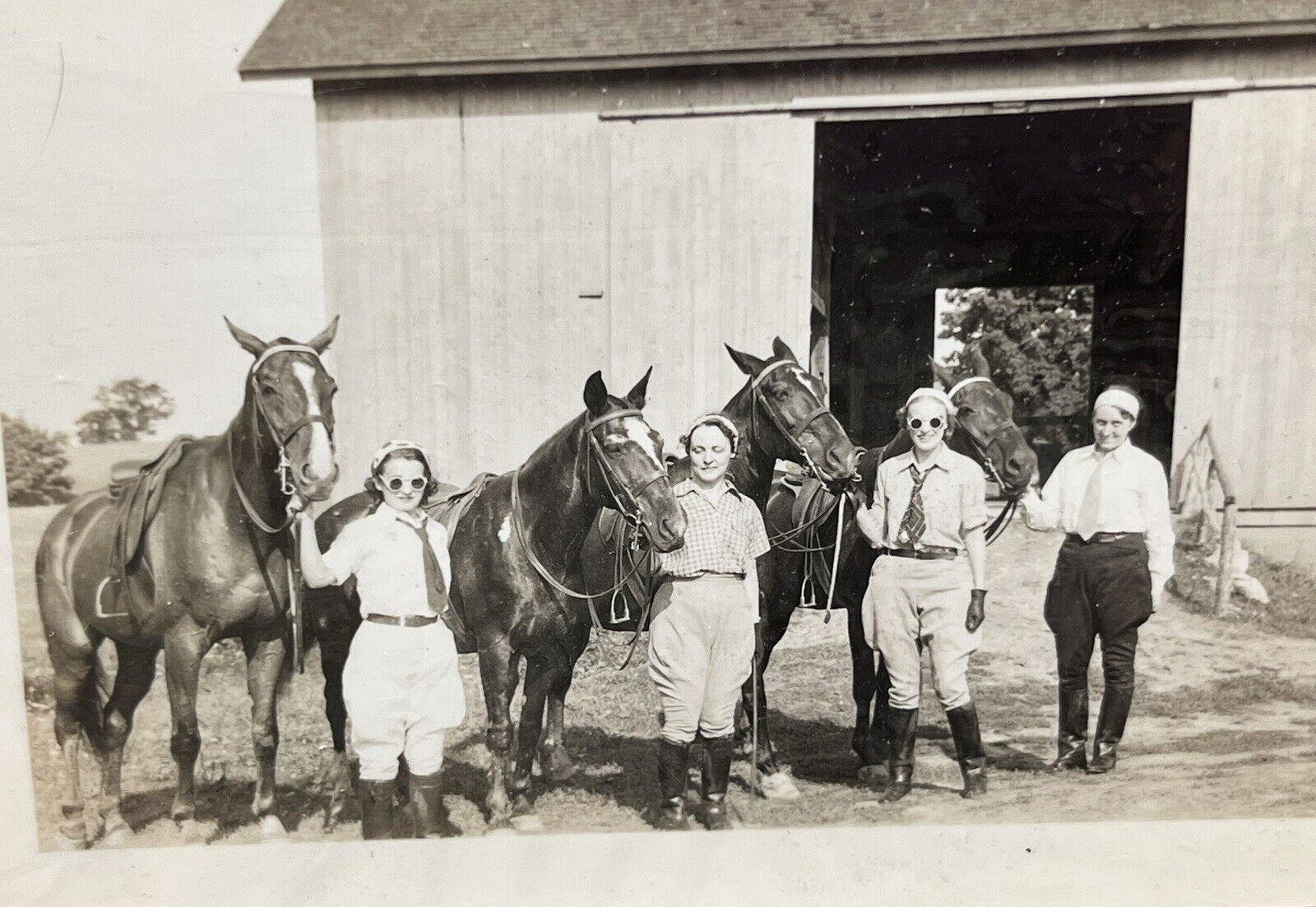 1930s -40s WOMEN HORSE RIDERS EQUESTRIAN Photo Album-Hunting/Riding Club?