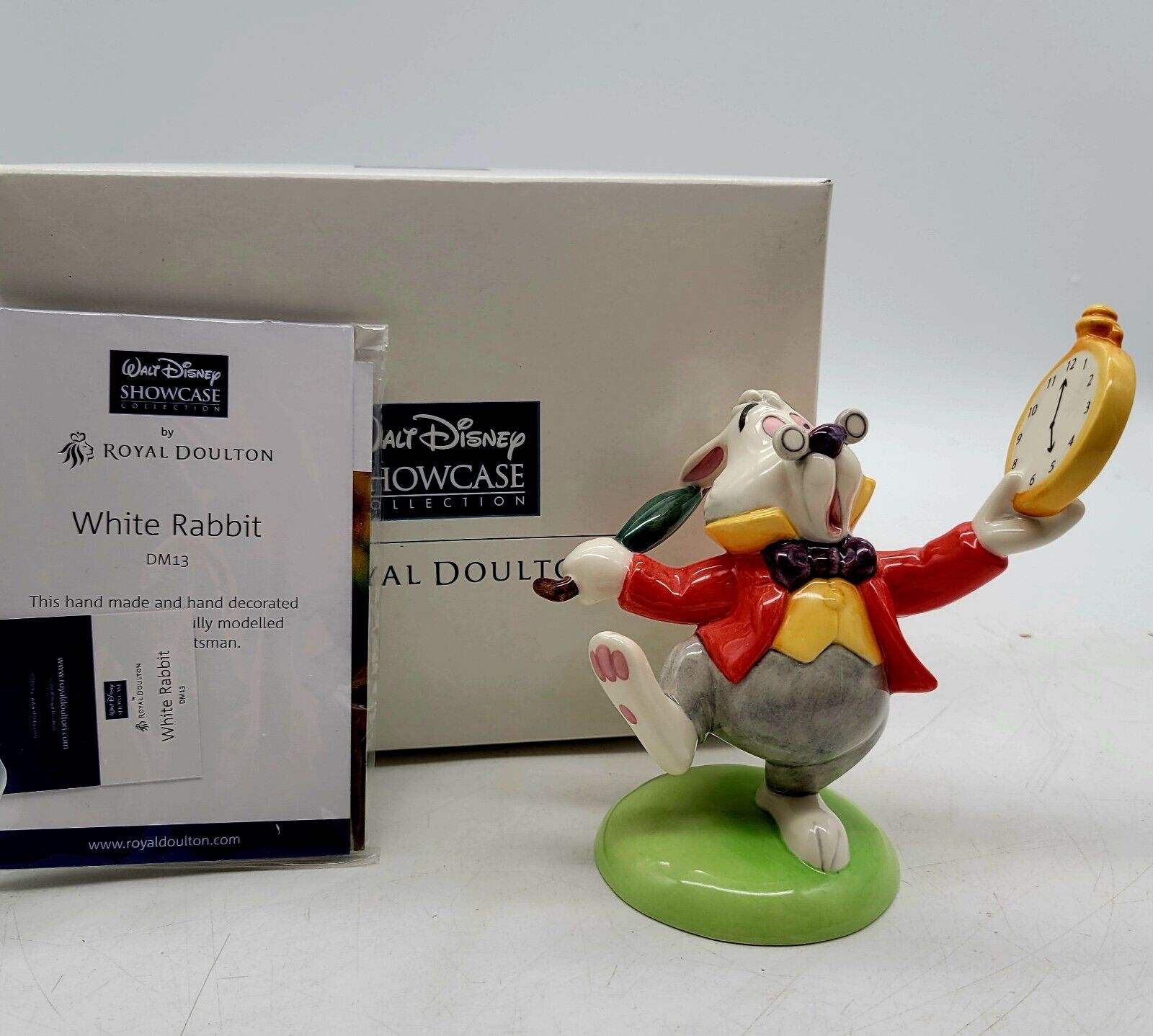 Royal Doulton Disney Showcase White Rabbit Figurine Alice in Wonderland in Box 