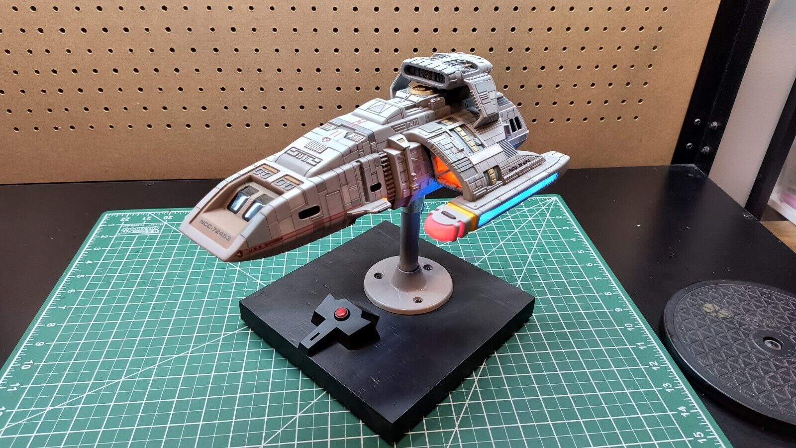 Star Trek Runabout Custom Built Model With Lights And Base. Appr. 13 Inches Long