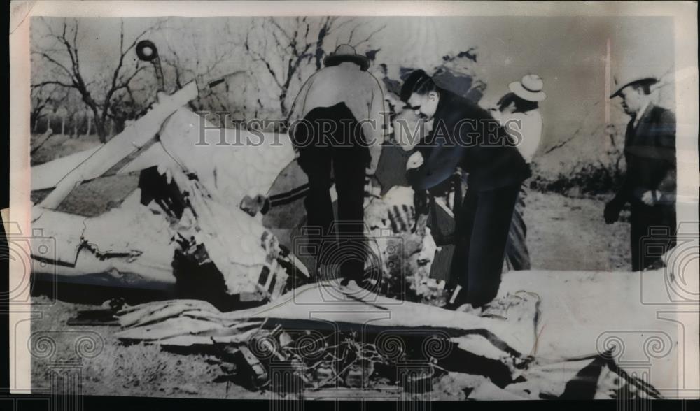 1953 Press Photo The body of William Cox after he committed suicide - ned58790