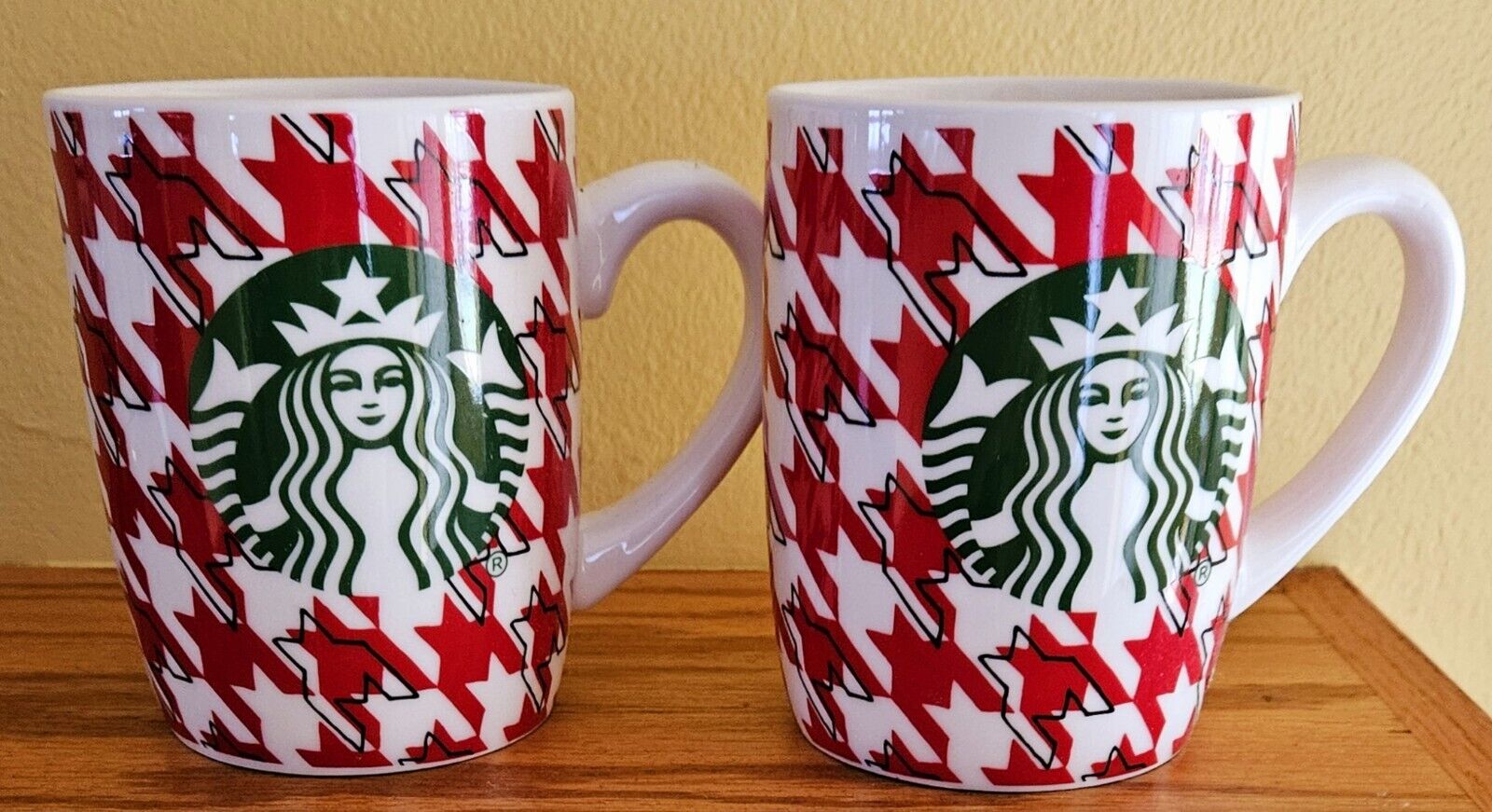 Set Of 2 Starbucks Red Houndstooth Holiday 10oz Coffee Mugs 2017