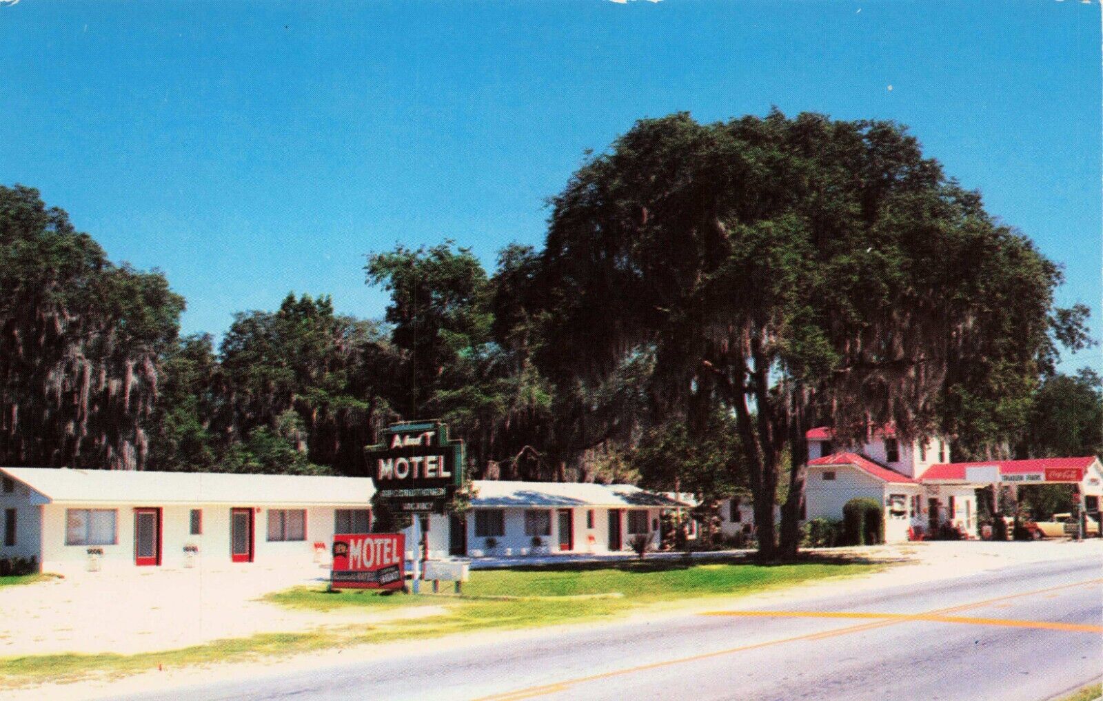 Postcard A & T Motel Hernando Florida