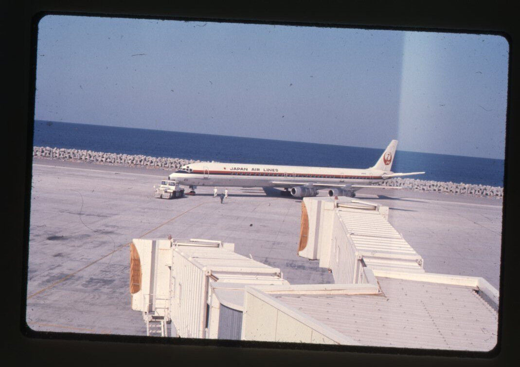 Japan Air Lines JAL Passenger Jet - c1976 - Original 35mm Airplane Slide