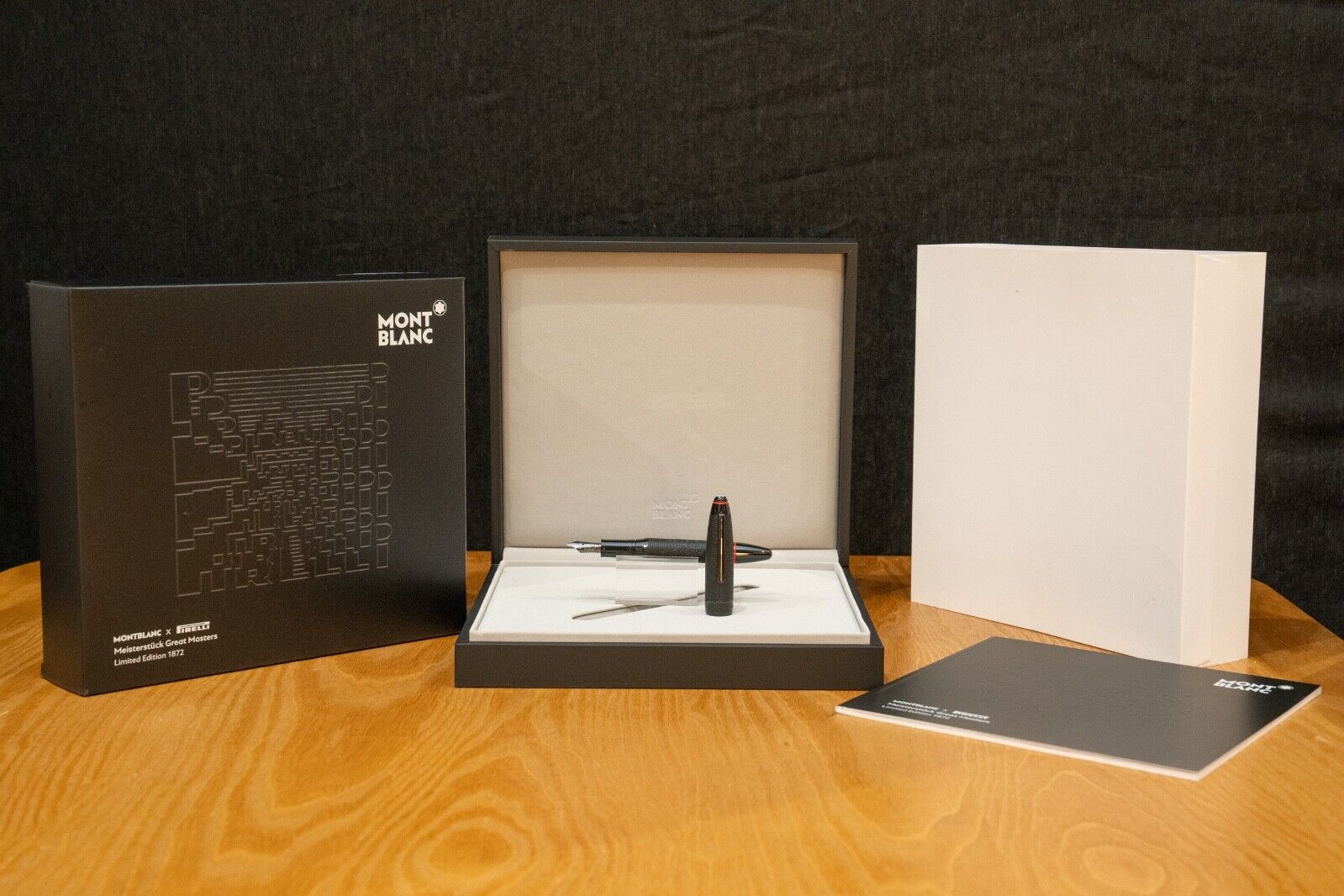 Montblanc meisterstück - Great Masters Pirelli fountain pen – 1.1mm italic nib
