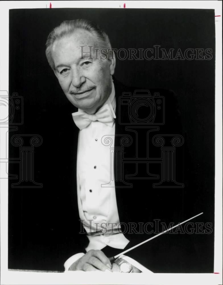 1989 Press Photo Roger Wagner, Choral Conductor - hpp11147