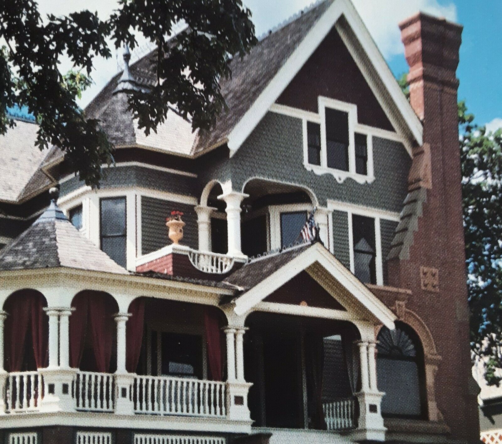 The Jeremiah Nunan House Historic Jacksonville, Oregon Postcard. Mansion View