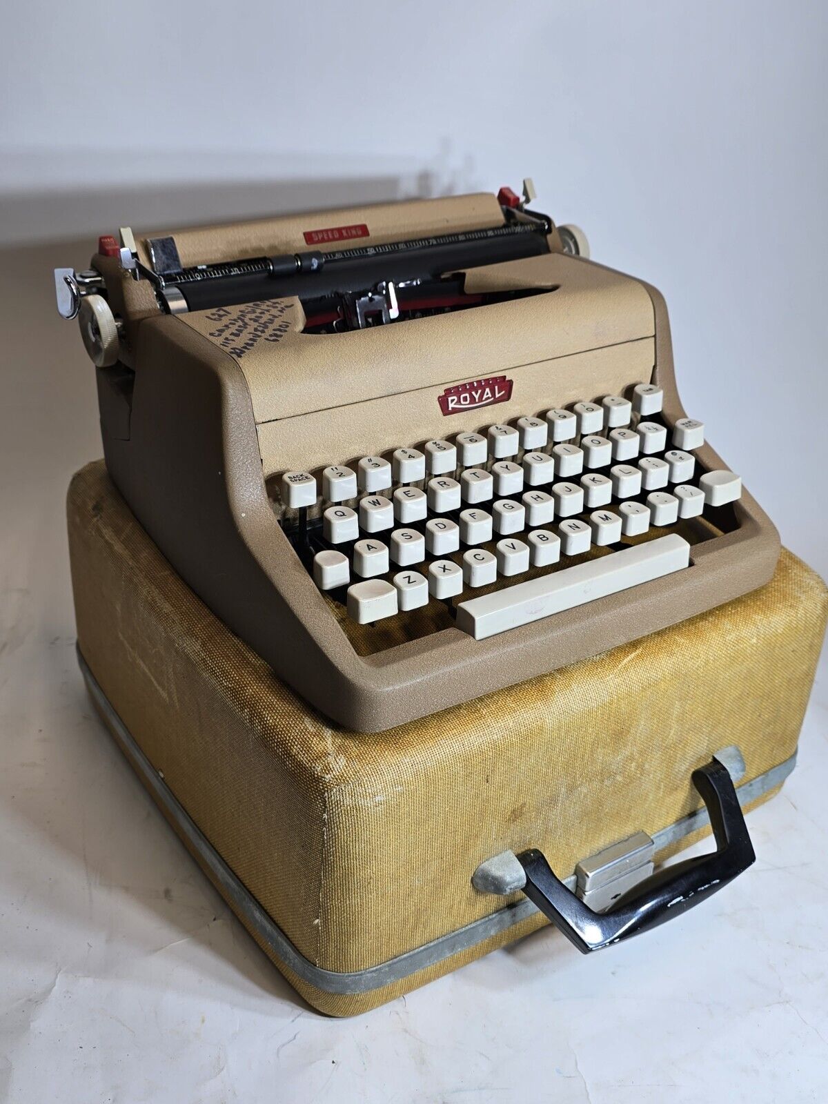 1958 Royal Speed King Double Tan Working Portable Typewriter with Locking Case