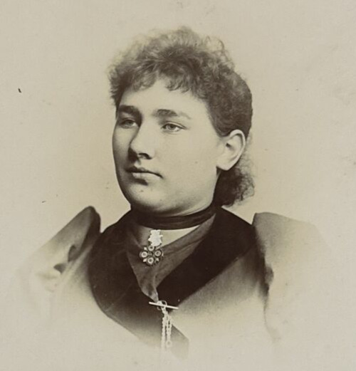 Cabinet Card Victorian Era Woman 1880’s
