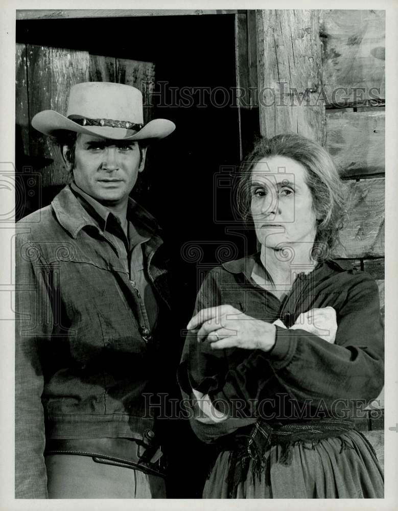 1972 Press Photo Actors Michael Landon and Irene Tedrow in \