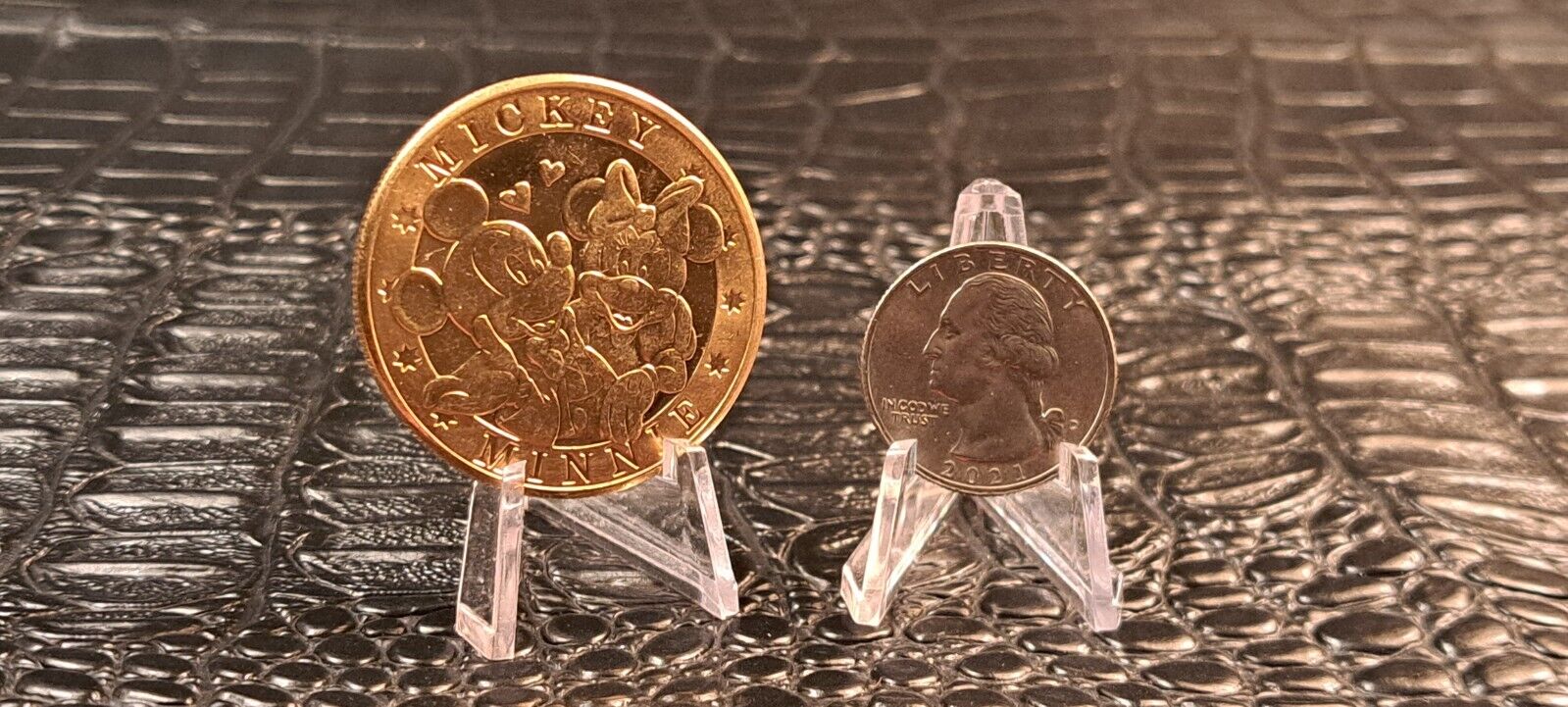 Mickey Minnie Mouse Gold Coin Vintage Rare Walt Disney World Disneyland Unique