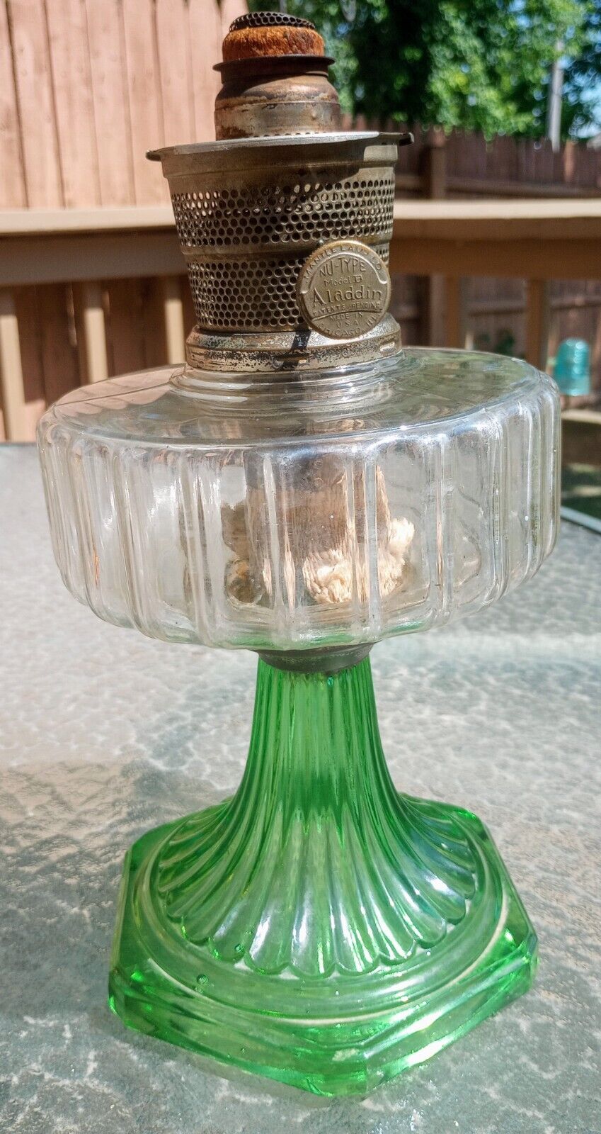 Aladdin Model B Corinthian Oil Lamp/Clear Font/Green Foot
