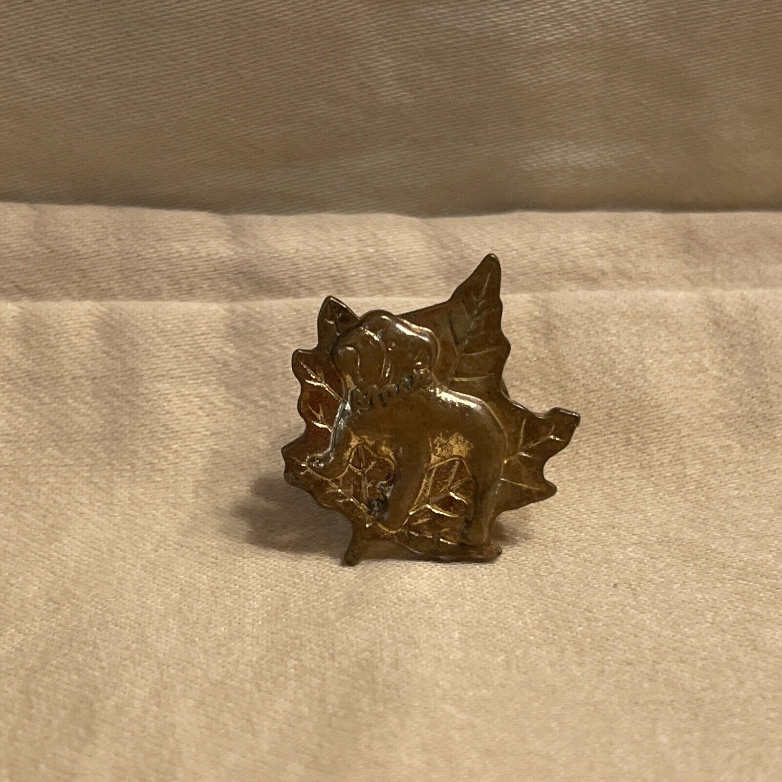 Vintage Mack Truck Bulldog Pin Maple Leaf Goldtone Metal 