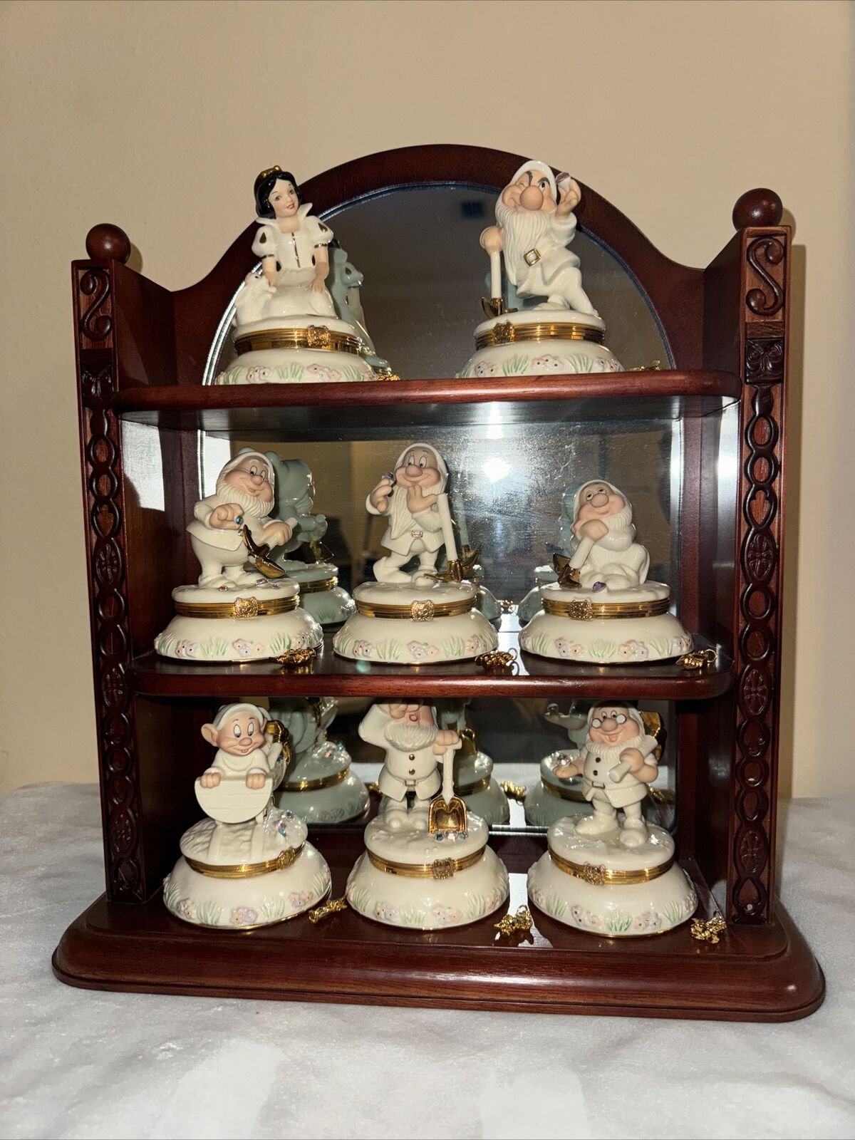 Disney Lenox Snow White & 7Dwarfs Treasure Boxes With Charms w/ Display