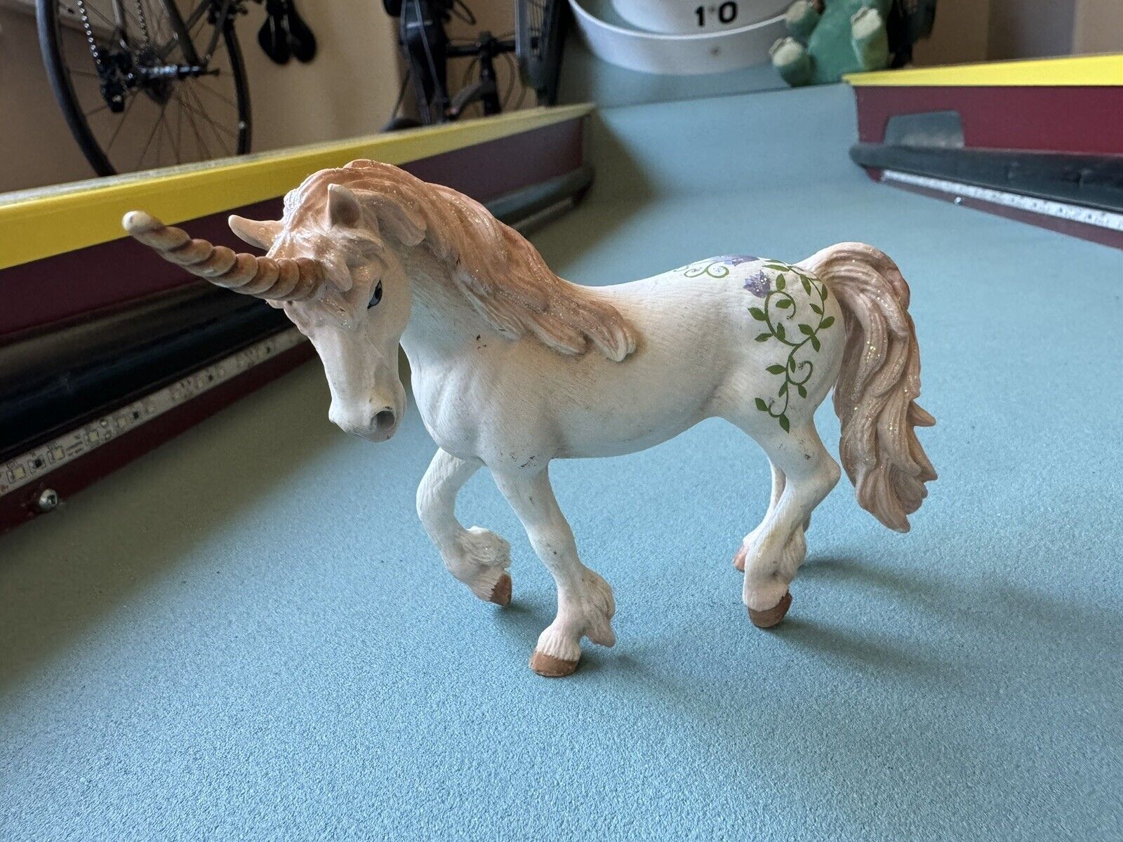Schleich Bayala Unicorn Figurine White Sparkle 2004 Fantasy Horse Glitter Figure
