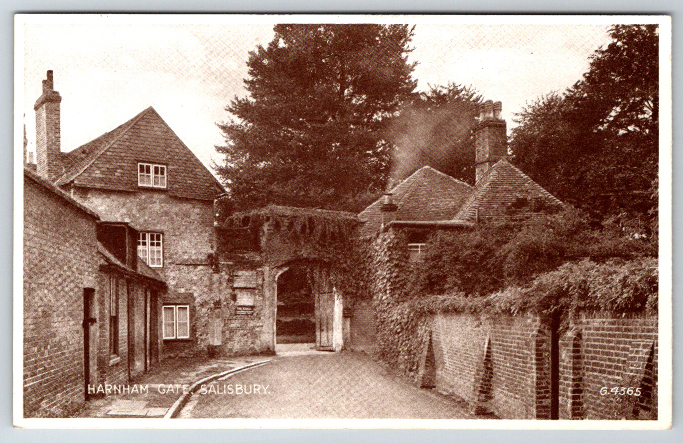 RPPC Harnham Gate Salisbury England UK Postcard