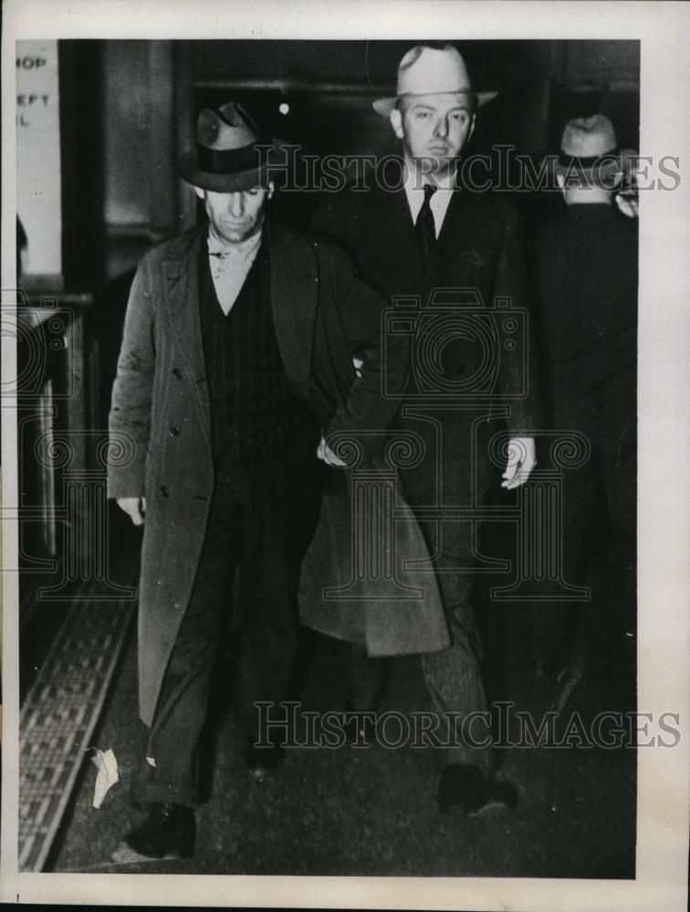 1934 Press Photo Louis Massiamiani in Police custody, Seattle - nef48048