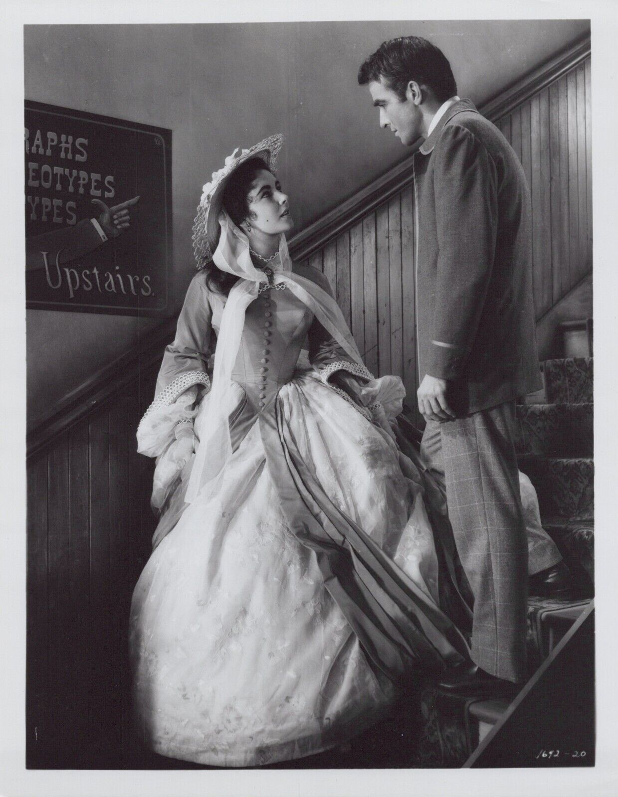 HOLLYWOOD BEAUTY ELIZABETH TAYLOR + MONTGOMERY CLIFT PORTRAIT 1950s Photo C33