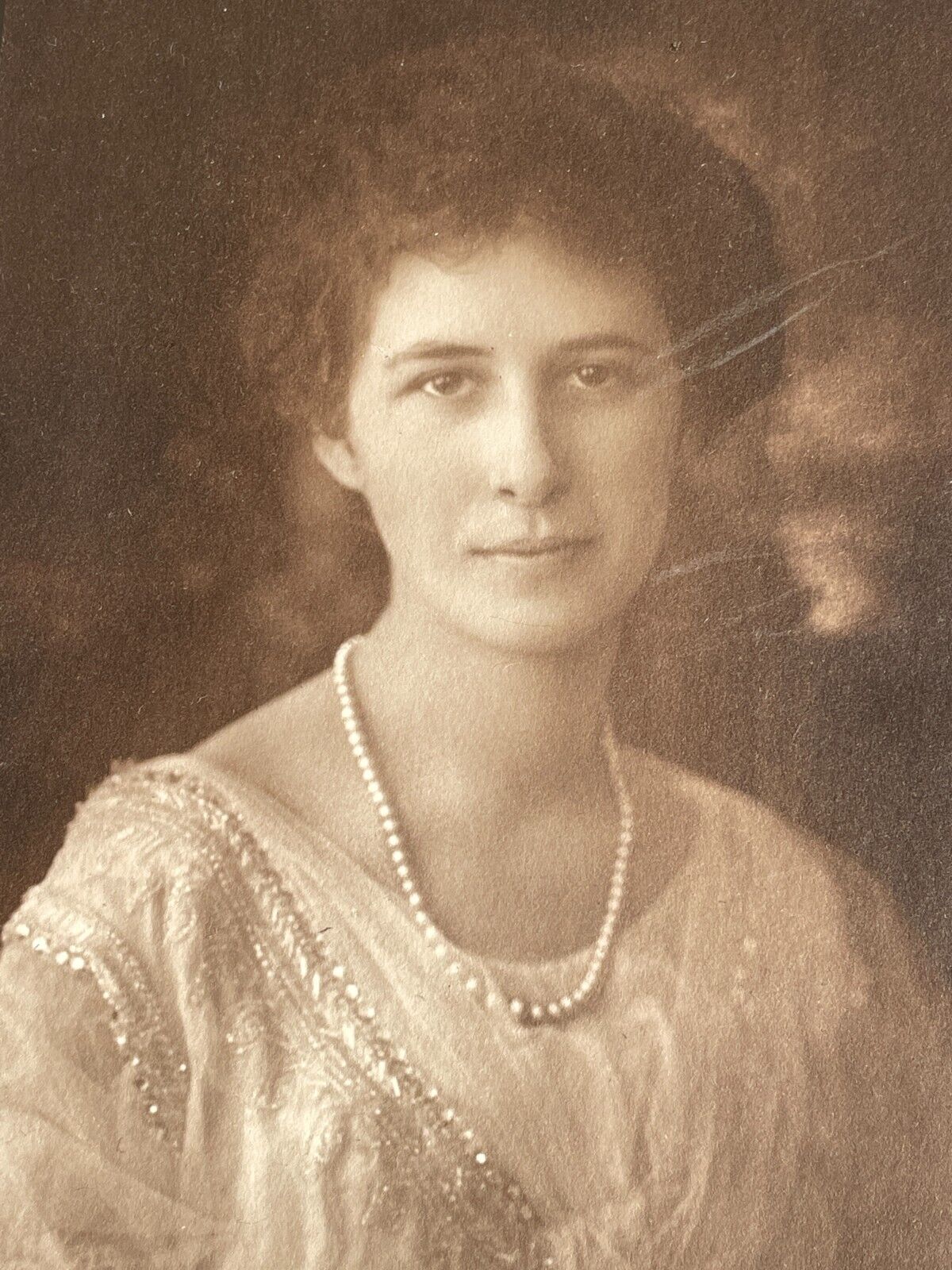 CG) Photograph Pretty Beautiful Wealthy Woman White Dress Pearl Necklace 1910-20