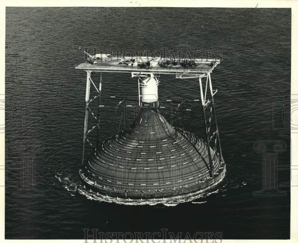 1972 Press Photo Underwater Oil Storage Tanks offshore from Dubai - noc01100