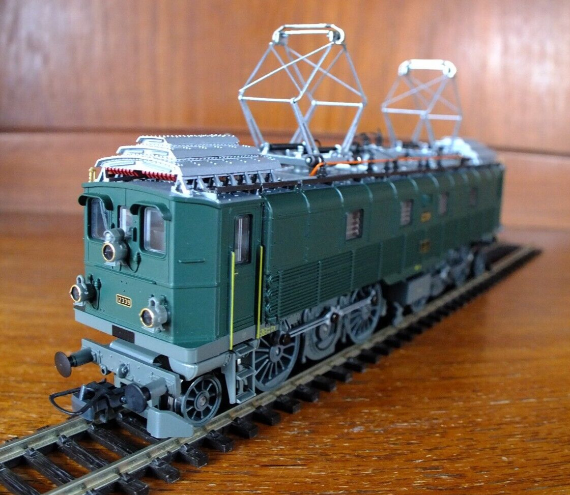 Roco 62546 HO gauge SBB Be 4/6 electric loco in green livery