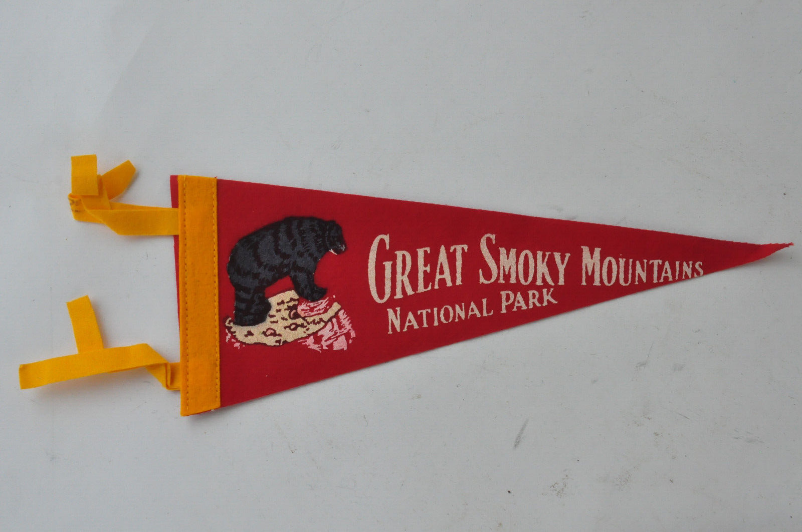 Great Smoky Mountains National Park ~ Red Felt Pennant ~ 11\