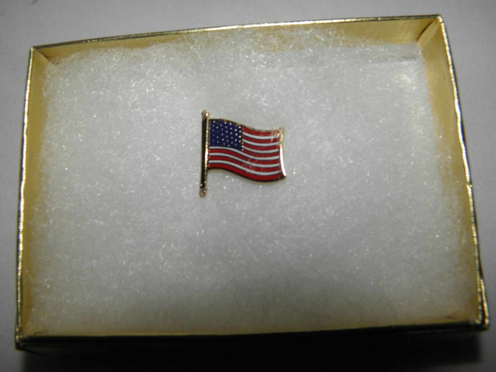 USA FLAG PIN DEMOCRAT REPUBLICAN PATRIOTIC CONSERVATIVE SMALL PIN TO WEAR DAILY 