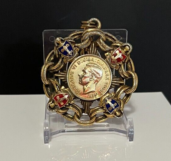 1951 GEORGIVS VI Great Britain OMN REX FIDEI DEF Gold Tone Medallion Necklace