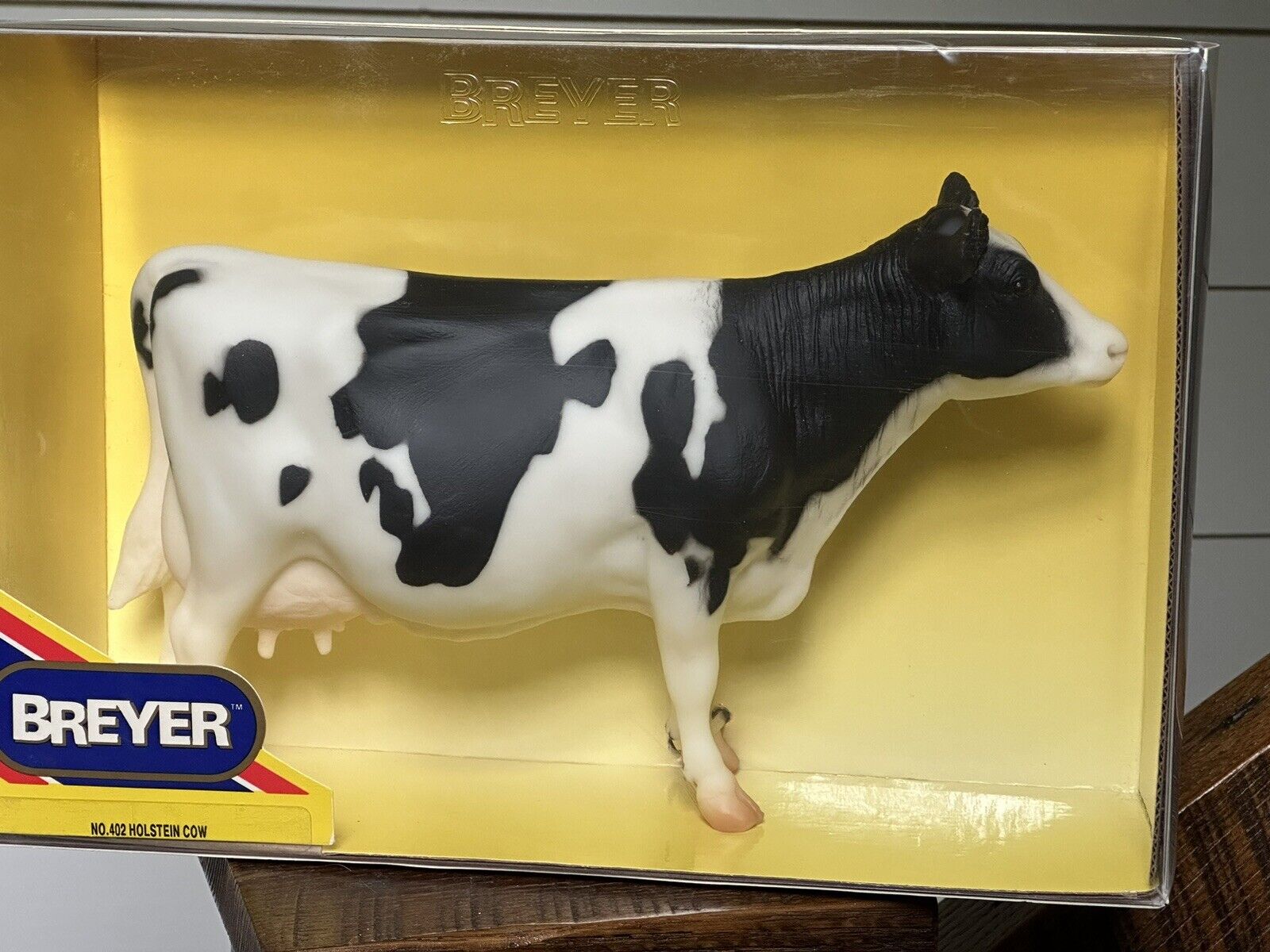 Breyer  Vintage Polled Holstein Black & White Cow #402 New In Box RARE FIND