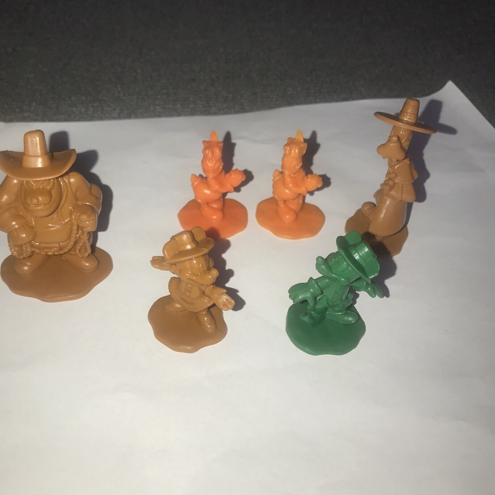 Miniature Tiny  DISNEY  MINNIE MICKEY GOOFY PETE DAISY  Figurines BUNDLE 6 PCS