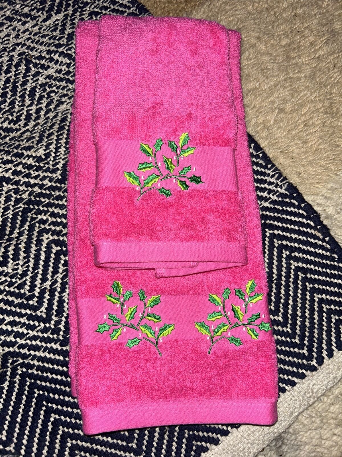 Sophia 2 Pc Towel Set (Hand & Fingertip) Turkish Cotton ~ Hot Pink With Green