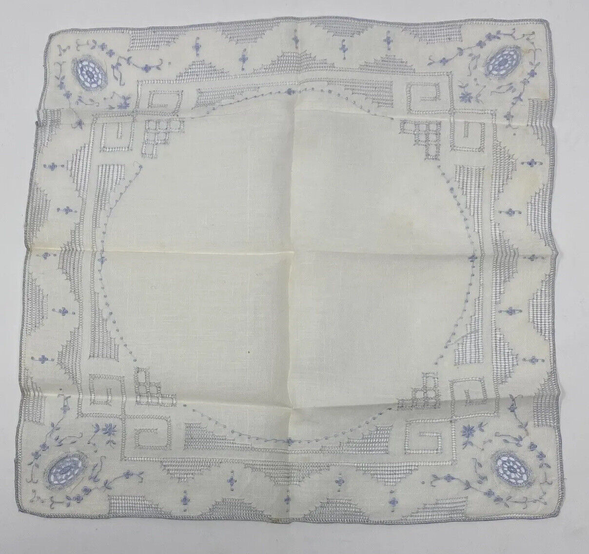 VINTAGE 1936 BOMBAY cotton embroidered Display Doily w/ Letter  M. RUBINEK