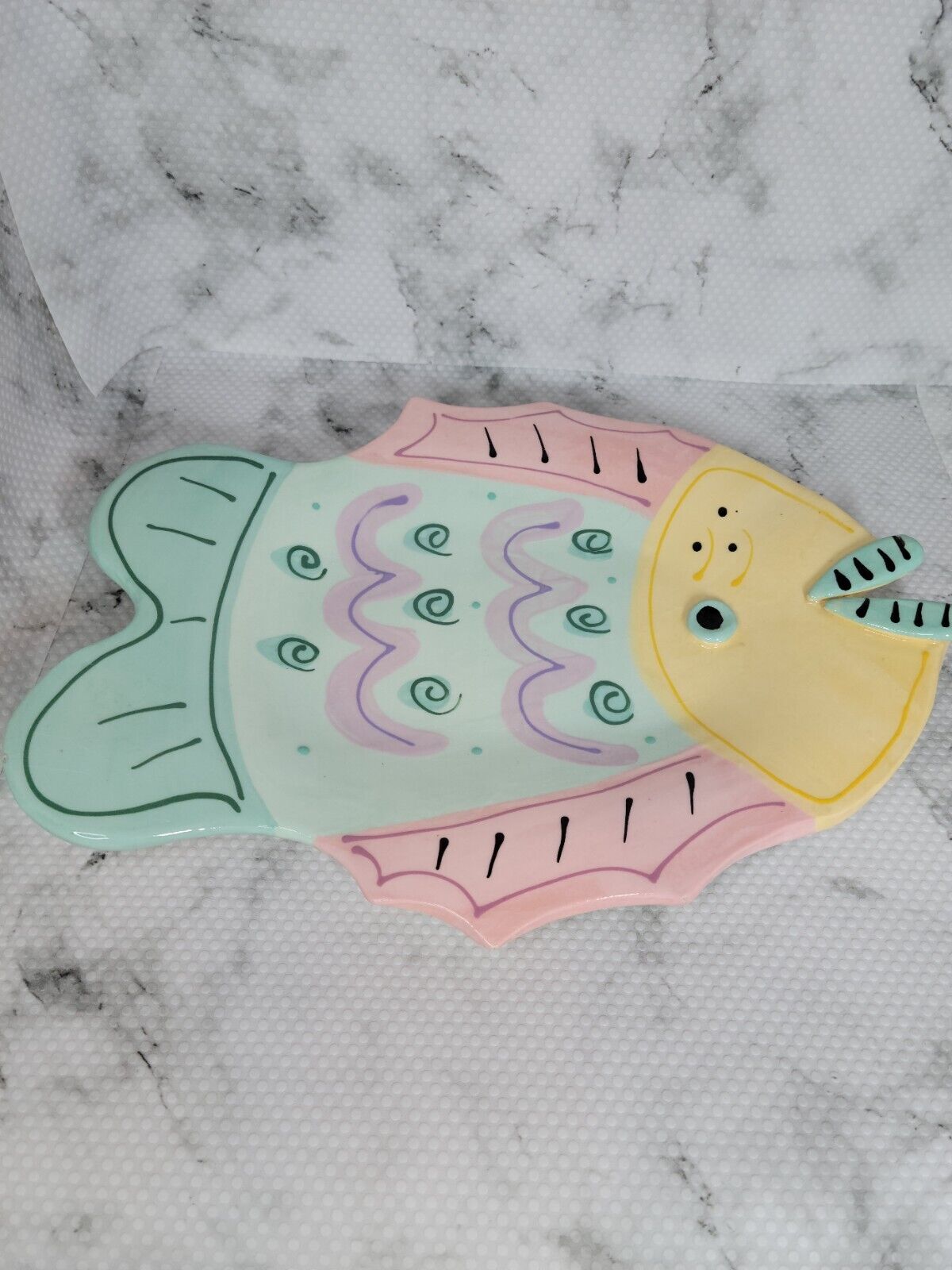 Vintage Susan Painter Pottery Tropical Pastel Fish Shaped Plate Beachware 12