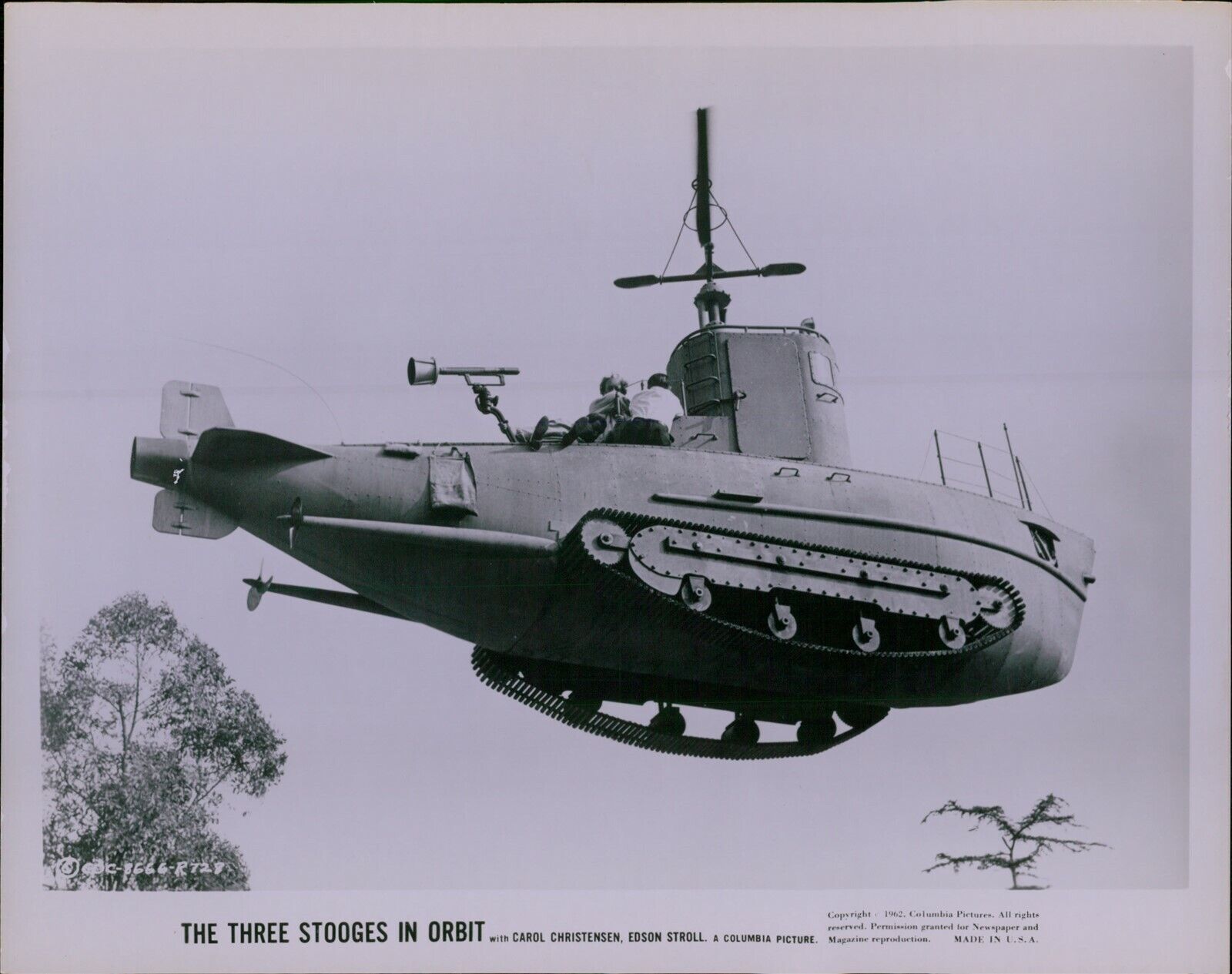 LG810 1962 Original Photo THREE STOOGES IN ORBIT Comedy Film Alien Space Ship