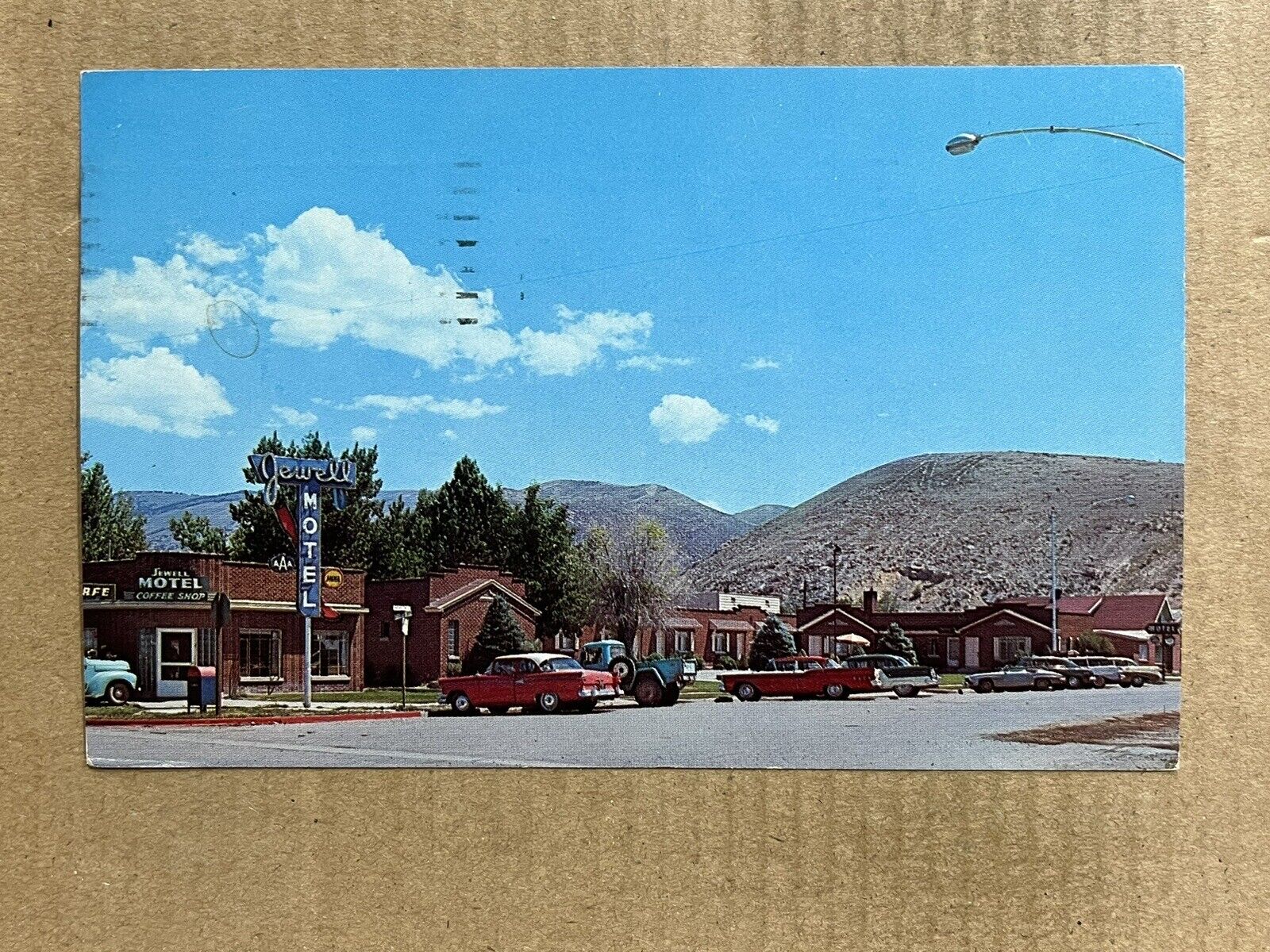 Postcard Montpelier ID Idaho Jewell Motel Roadside Old Cars Vintage PC