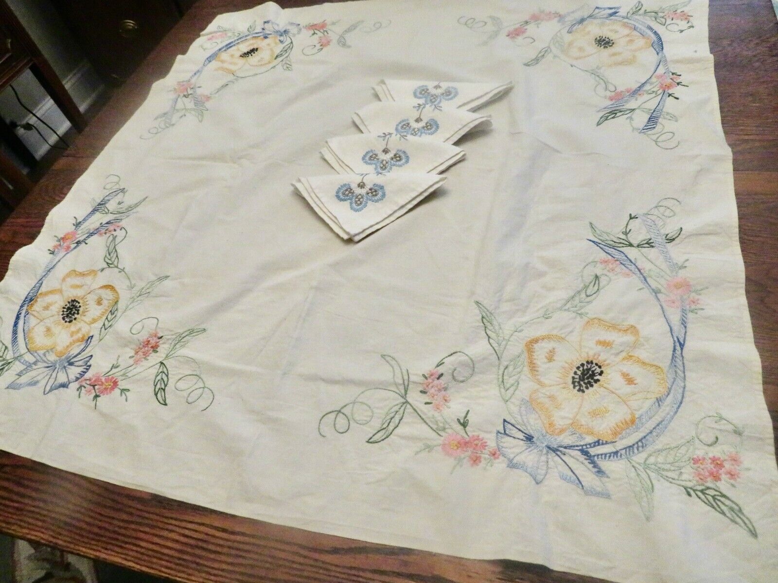 Vintage Expertly Embroidered  Yellow Flower 37\