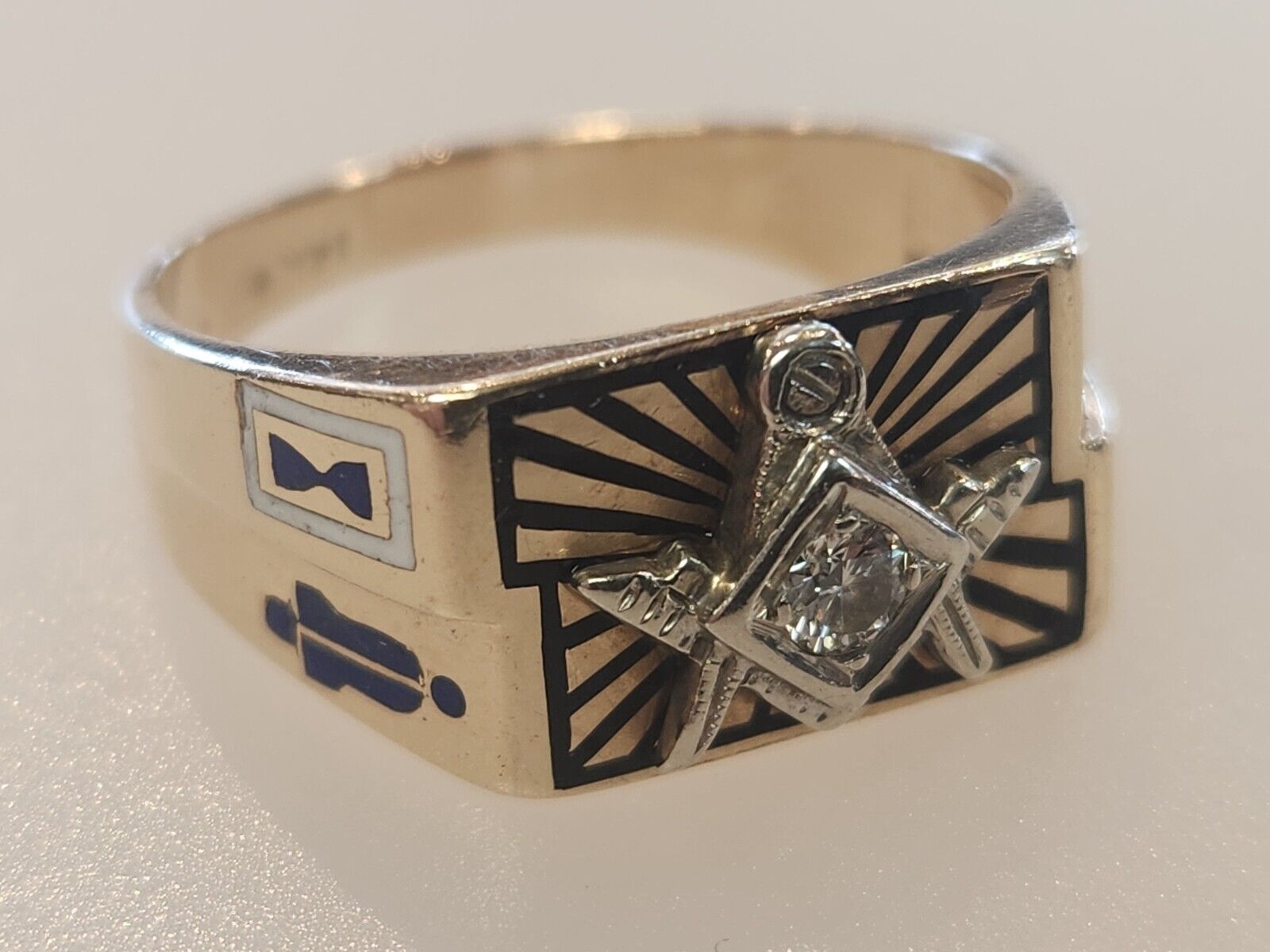 14k Diamond Masonic Ring Mens Size 13.25