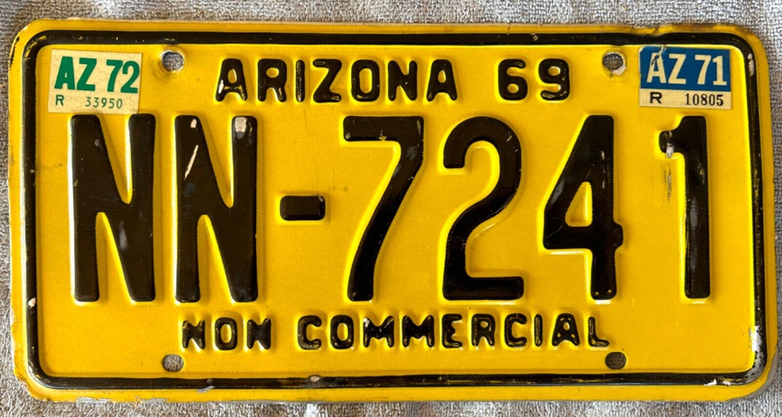 MVD clear 1969 Arizona pickup truck license plate (1) 69 70 71 72 1970 1971 1972