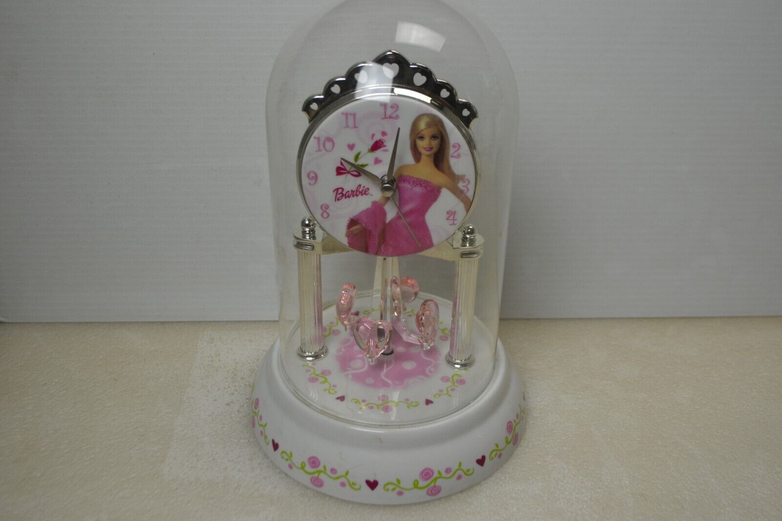 Barbie clock with glass globe 9\