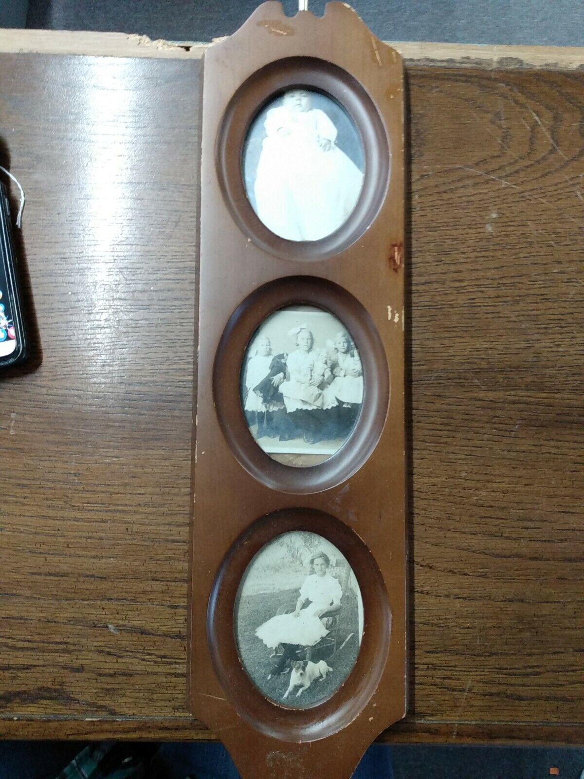 Antique Wood 3Tiered Oval Picture Frame with Photos 