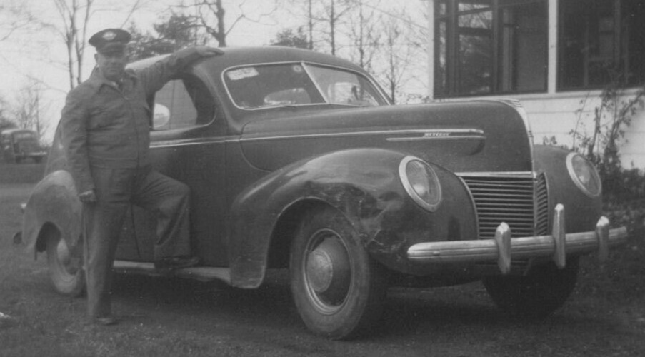4U Photograph Old Man Leaning On Cool Old Car Mercury Taxi Driver 1940\'s