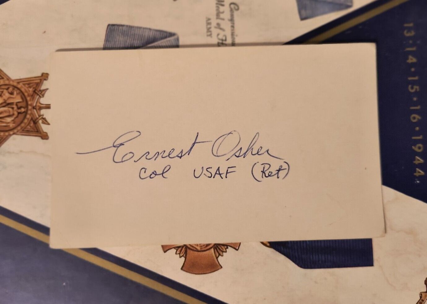 WWII Ace Col. ERNEST K. OSHER, USAF 95th FS 82nd FG 5Vs Signed 3x5 Card