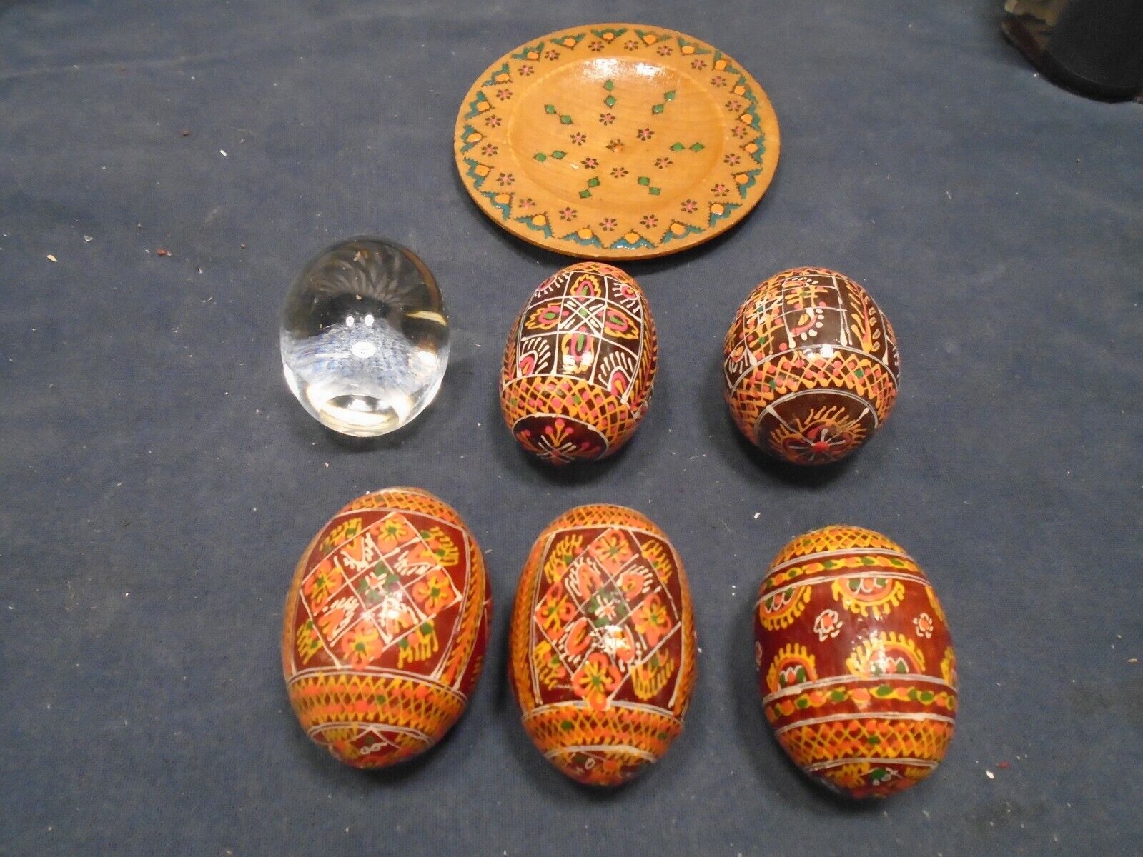 6 Exquisite VTG Russian ? Mediterranean Lacquered Eggs Hand Painted Solid Wood 