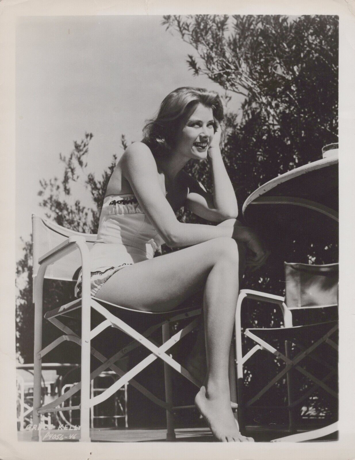 Grace Kelly (1950s) Sexy Leggy Cheesecake - Hollywood beauty Vintage Photo K 152