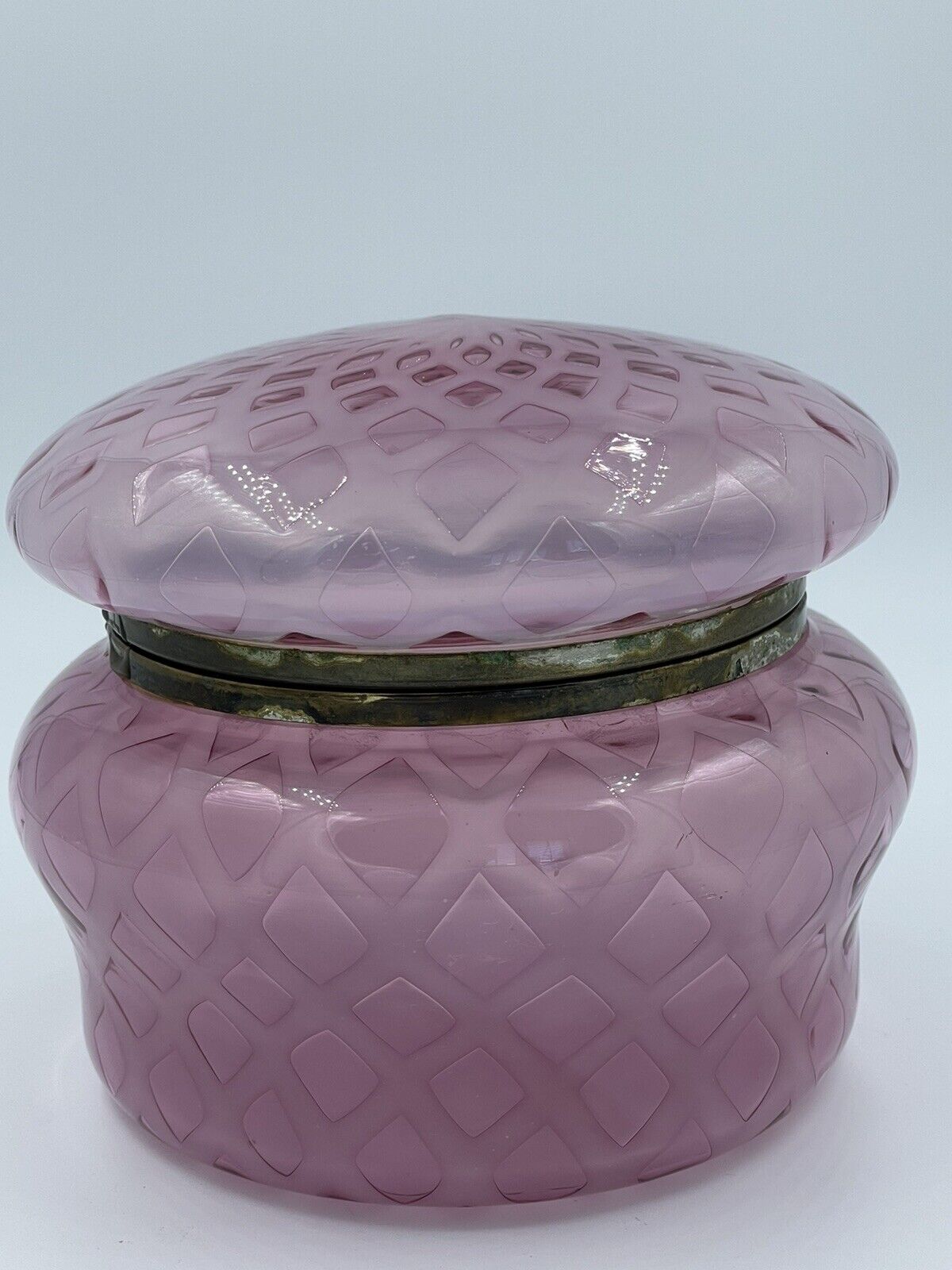 Round Hinged Glass Vanity Box Hand Blown Satin Mother Pearl Pink Diamond Pattern