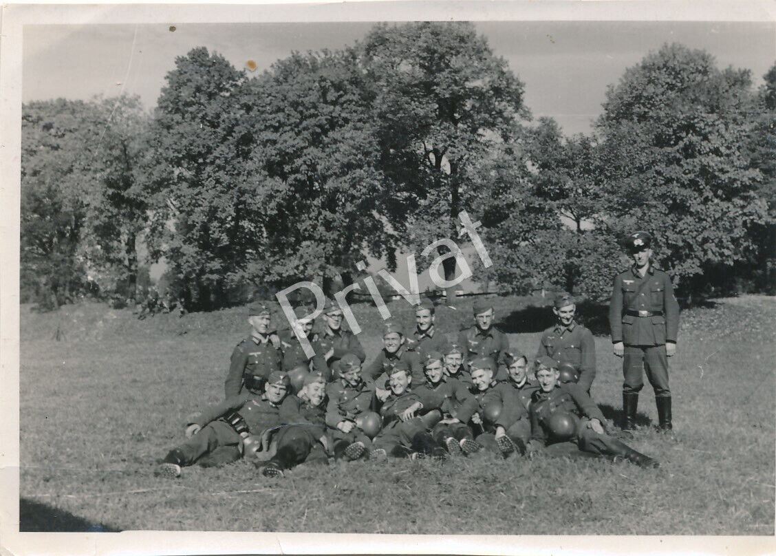 Photo Wk II Armed Forces Soldiers Group Photo Munich October 1939