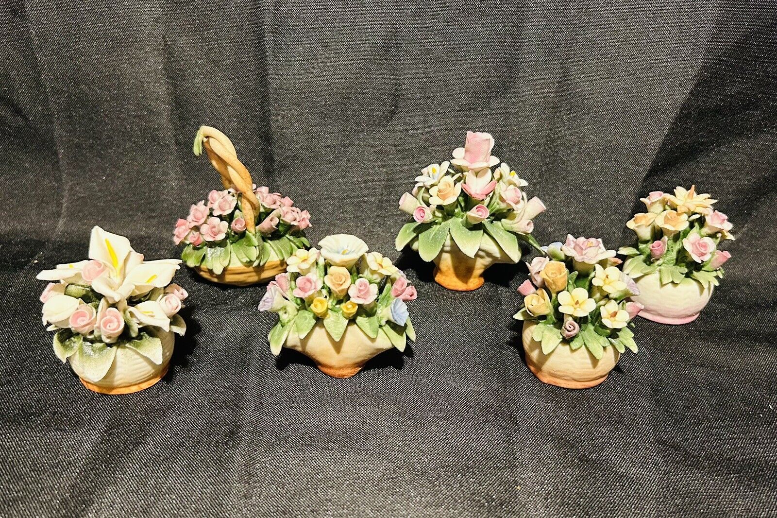6 Vintage Mini Capodimonte Italy Floral Arrangement Pieces 3\