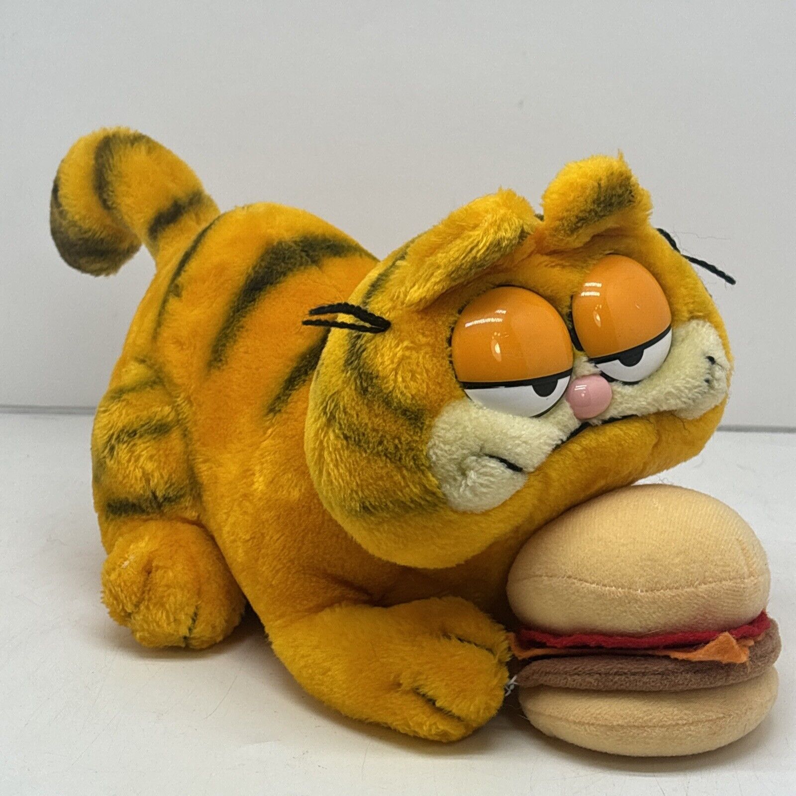Vintage 1981 Garfield With Hamburger Burger Plush Toy Dakin Stuffed Animal 14”