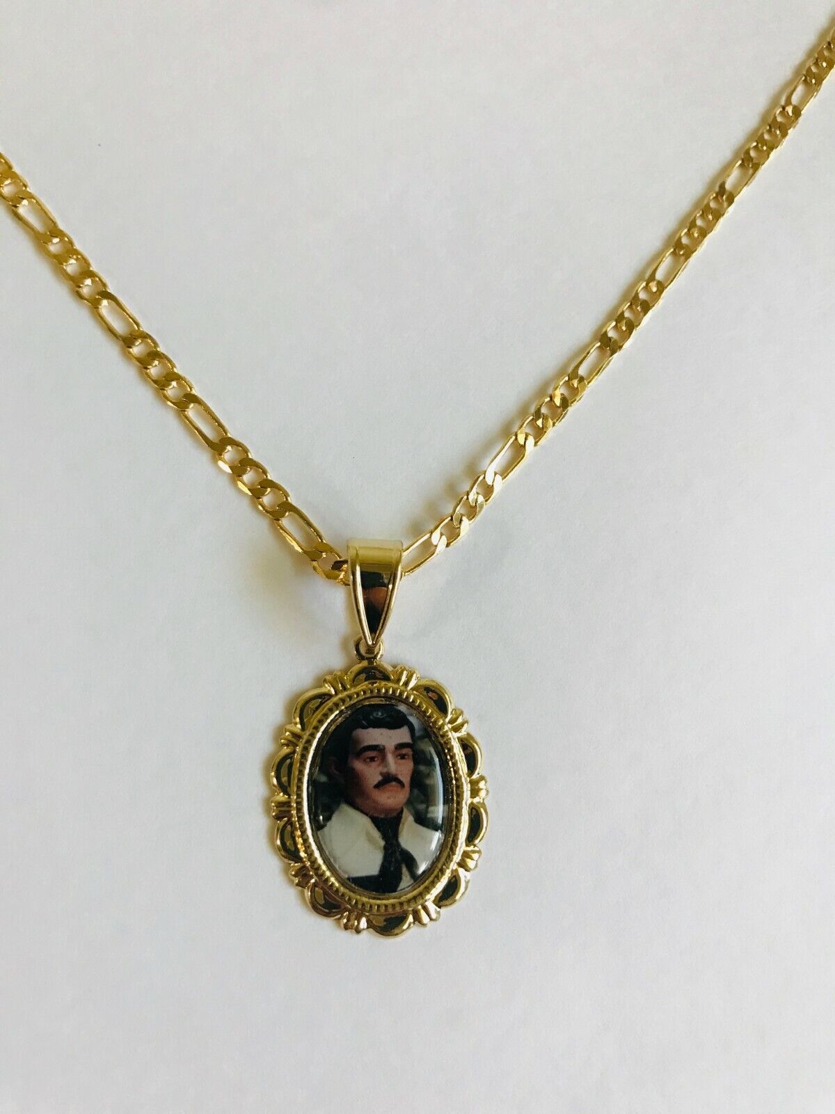 Jesus Malverde Medalla y Cadena Figaro Gold Filled