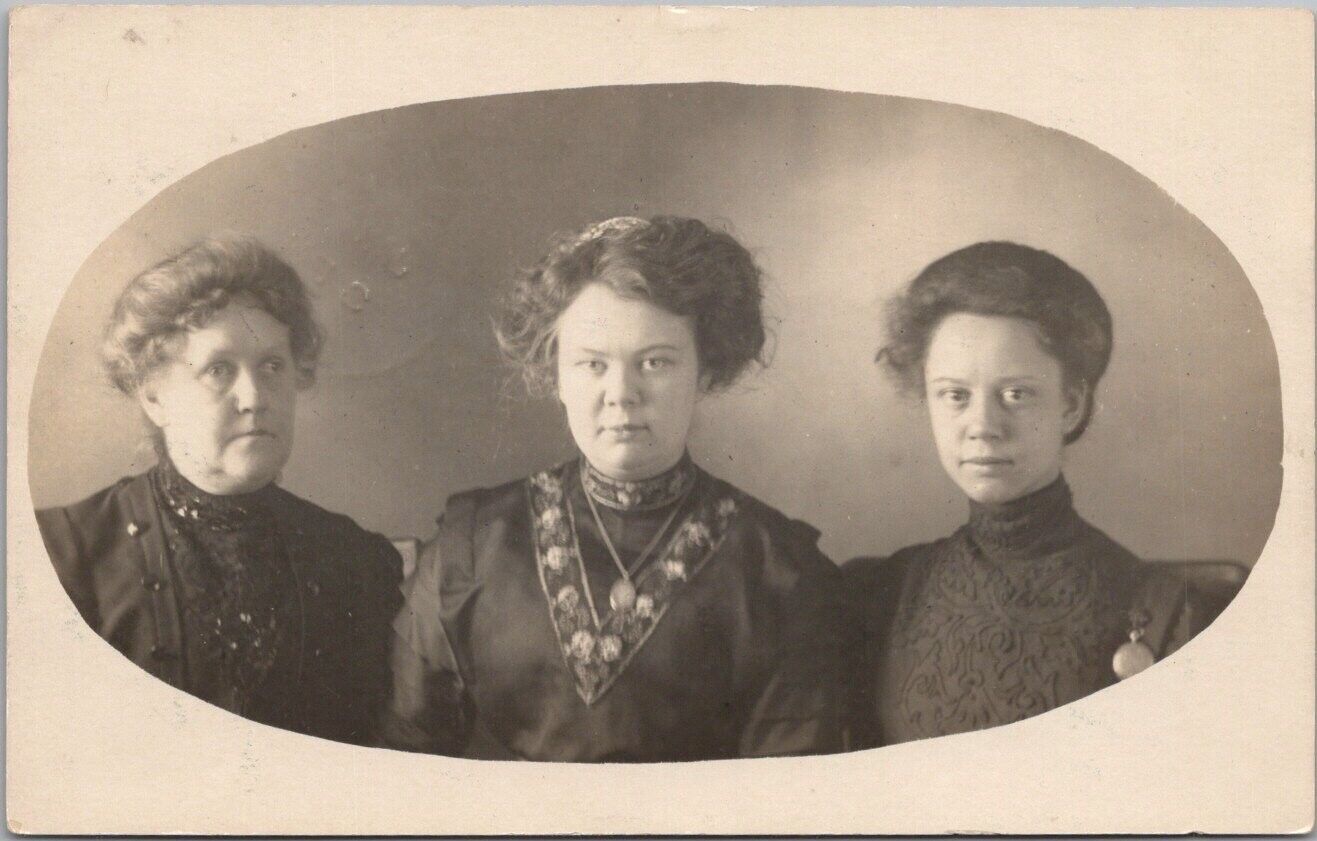 1911 RPPC Real Photo Postcard 3 Women / Mother & 2 Daughters / Ithaca MI Cancel