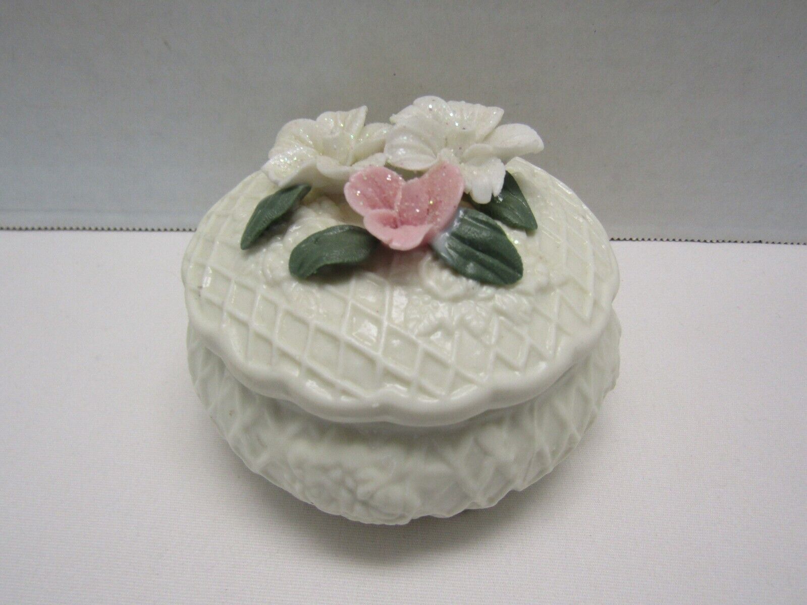 Vintage Porcelain White Trinket / Jewelry Box with Floral Accent 3-3/4\